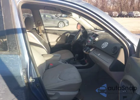 2010 Toyota Rav4 z USA, uszkodzony, nr VIN 2T3BF4DV8AW053465
